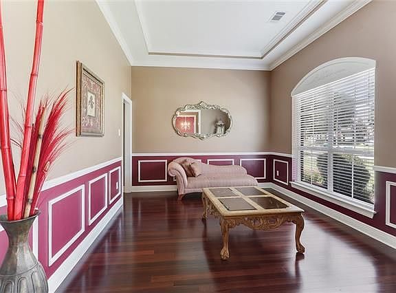 3rd image of 2040 Hampshire Dr