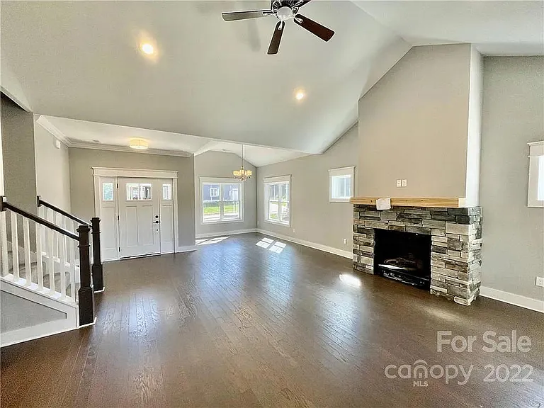 144 Ellis Ln — Photo 11