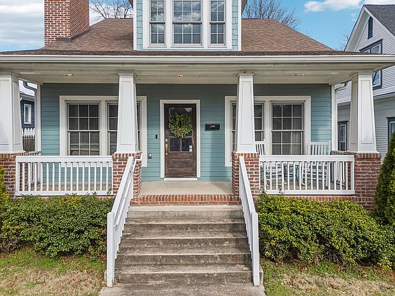 4th image of 1209 Forest Ave