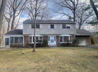 84 Birchwood Ln, Schenectady, NY 12309