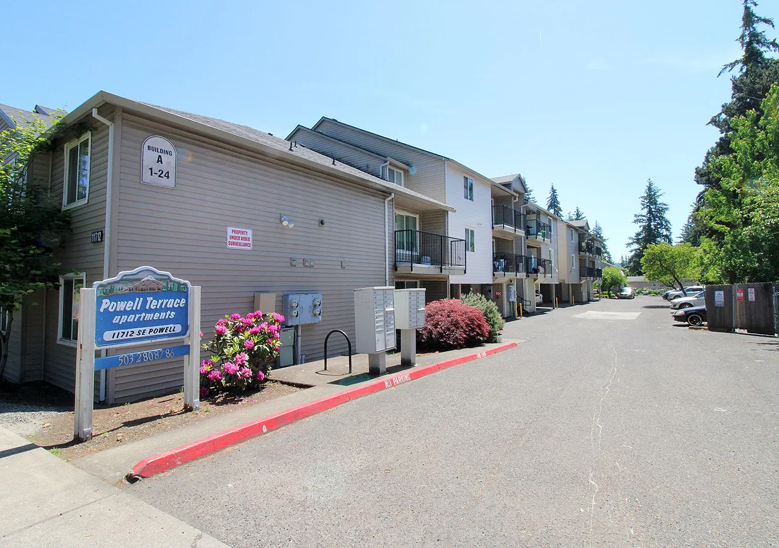 11710 - 11712 SE Powell — Photo 4
