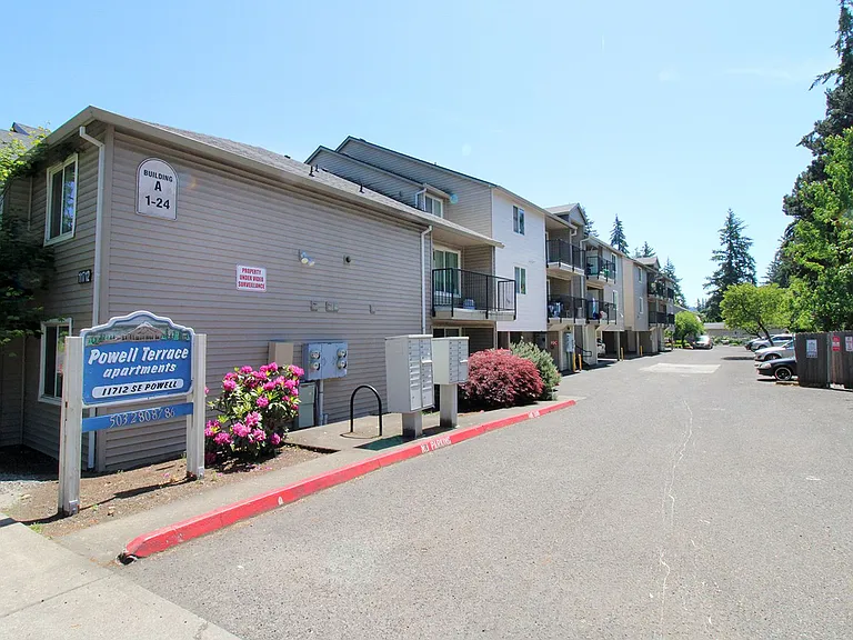 11710 - 11712 SE Powell — Photo 4