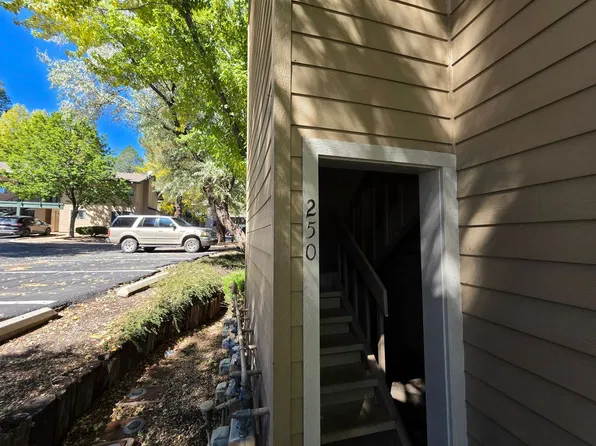 3200 Litzler Dr, Flagstaff, AZ