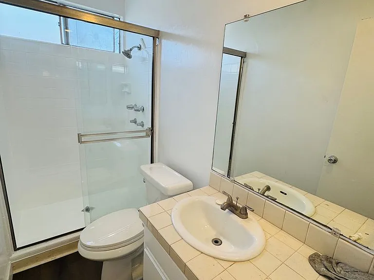 1211 N Ogden Dr — Photo 22