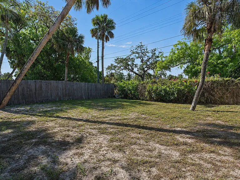 11580 Dean St — Photo 11