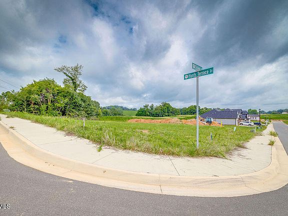 2nd image of 828 Dolen Pl