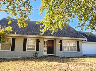 2268 E Raynell St, Springfield, MO 65804