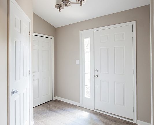 3rd image of 1036 Parkcrest Ln