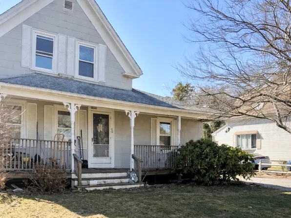 46 Standish Ave Floor 2, Plymouth, MA 02360