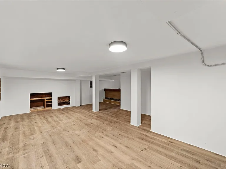 867 East Blvd — Photo 37