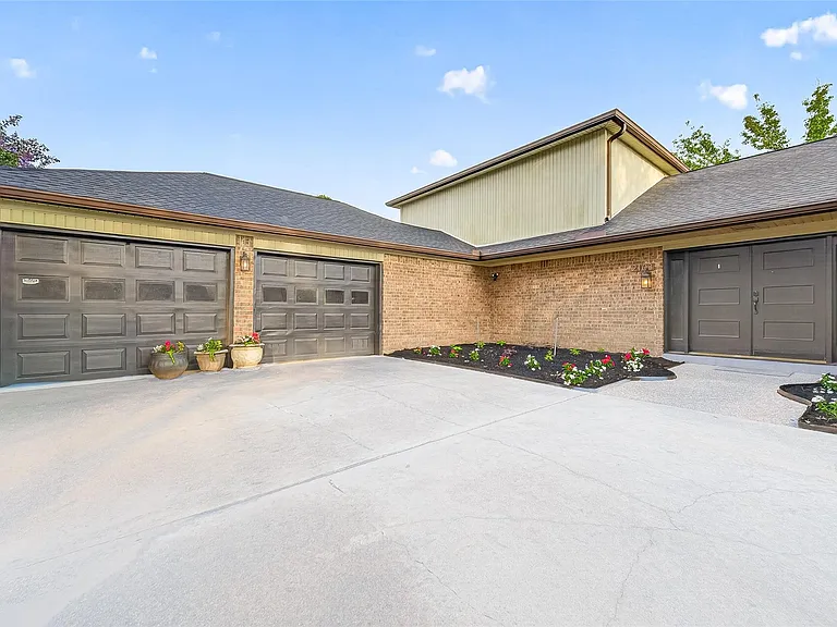 2103 Winged Foot Dr — Photo 6