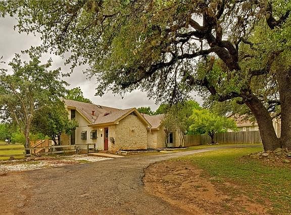 2nd image of 1706 Great Oaks Dr
