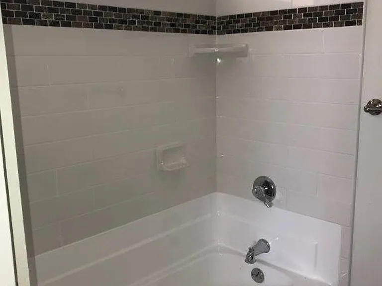 ROLLING HILLS MANOR APTS — Photo 11