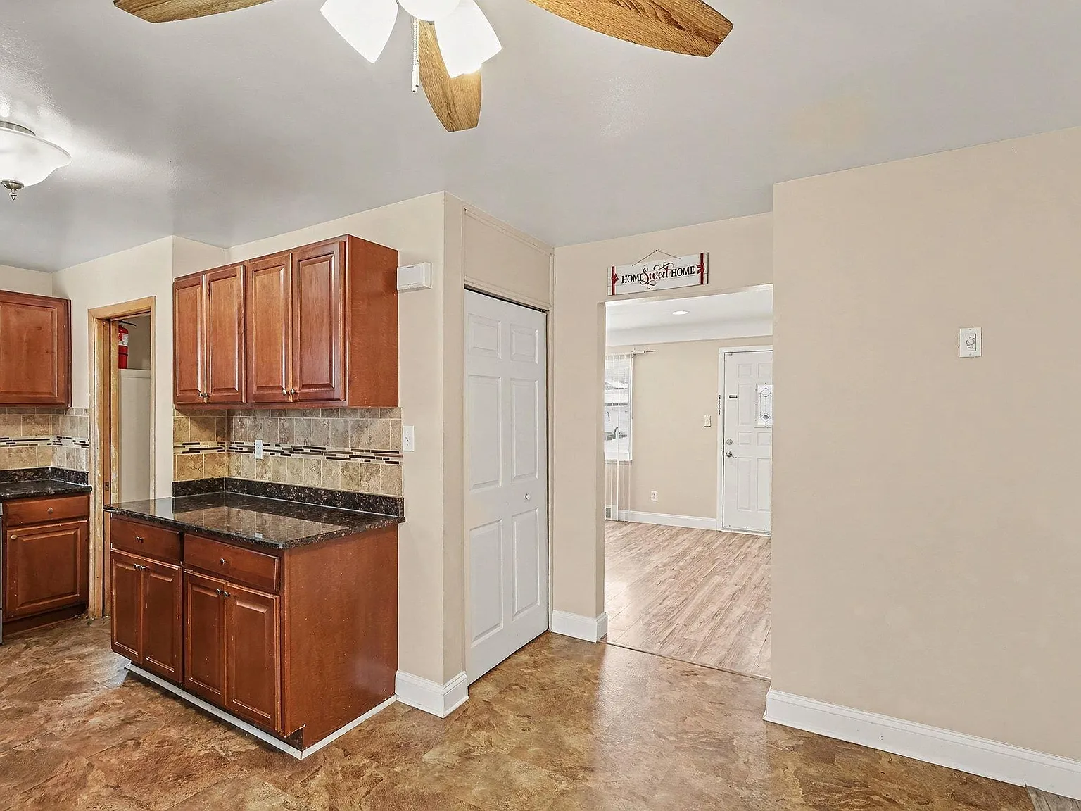 3 bed, 2.0 bath, 950 sqft, $1,750 — Photo 4