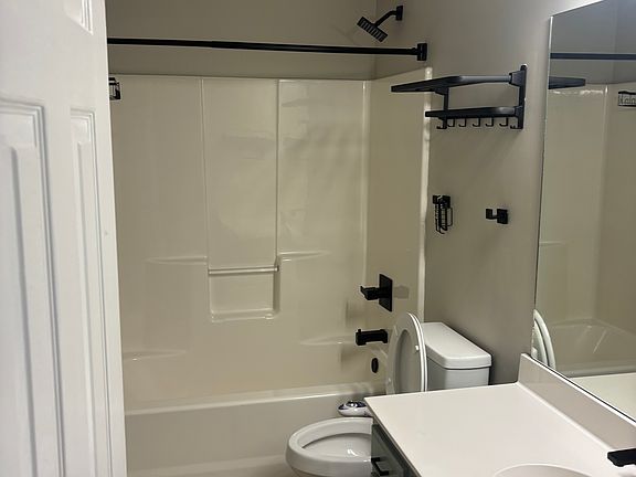 5th image of 2844 Scoville Ln