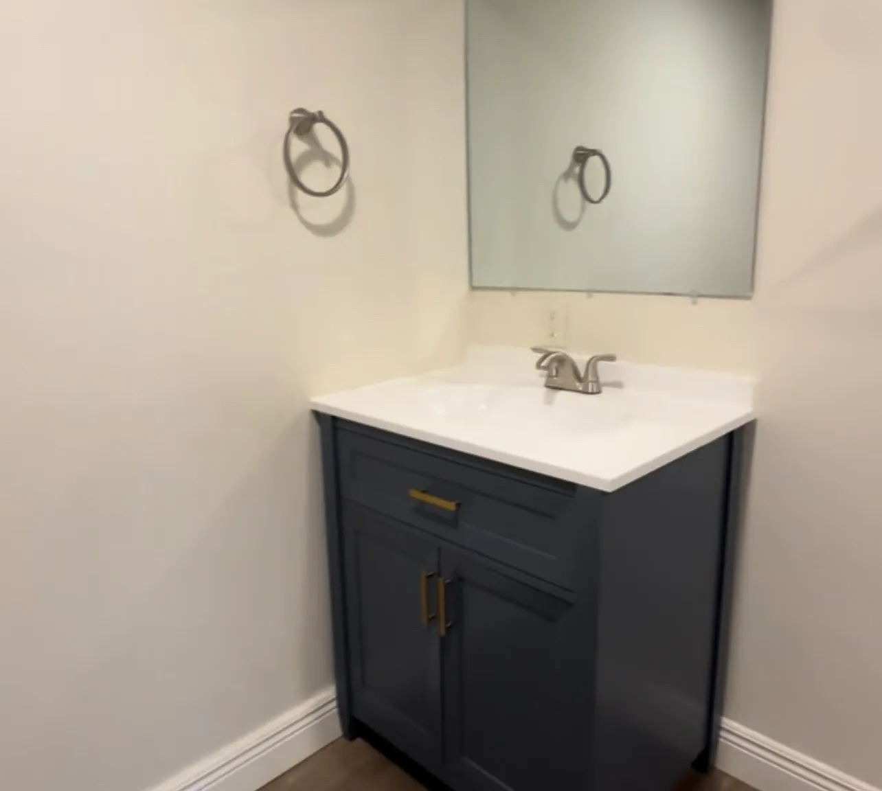 2 bed, 800 sqft, $1,300 — Photo 4