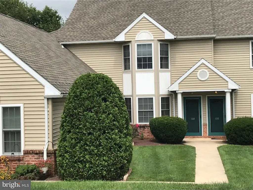 109 Primrose Ln photo 1