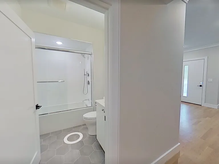 104-106 Warren St #2R — Photo 5
