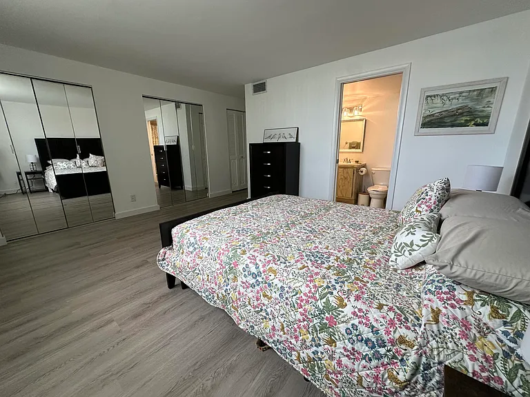 141 SE 3rd Ave #203 — Photo 19