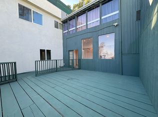 1402 N San Remo Dr, Pacific Palisades, CA 90272