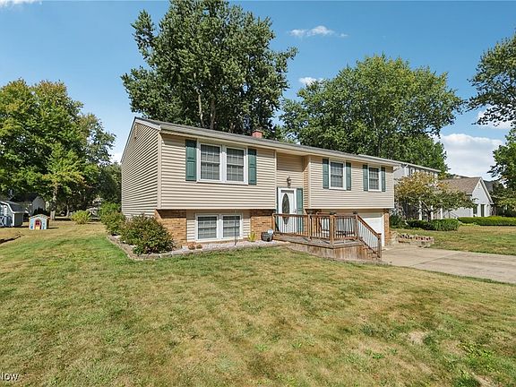 2nd image of 466 Green Garden Dr
