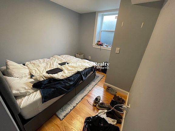 4th image of 25 1/2 Gore St #1