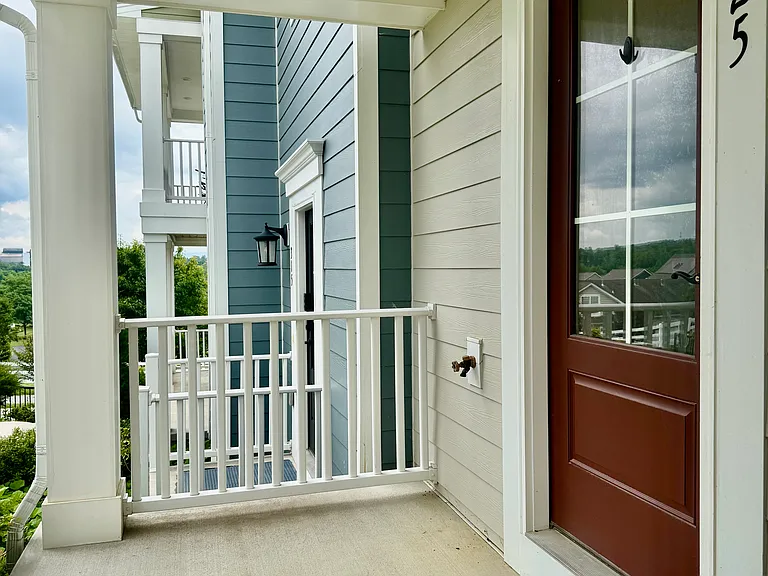 325 John Adams Dr — Photo 33