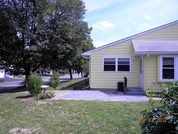 2nd image of 80 Franklin Lane #C