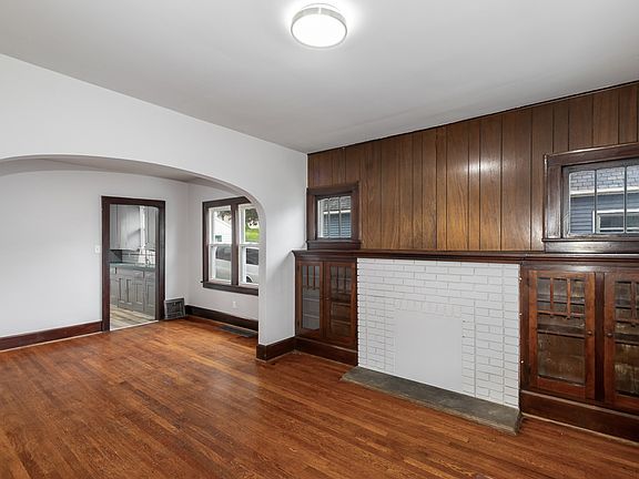 4th image of 1647 Saint Elmo Ave NE