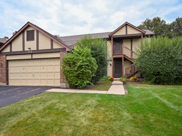 372 Sandhurst Cir APT 3, Glen Ellyn, IL 60137