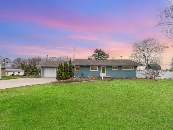 1242 N State Rd, Ithaca, MI 48847