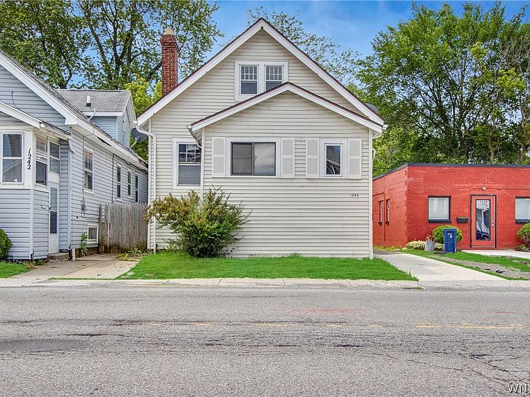 Listing photo 2