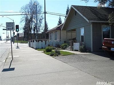 2nd image of 448 S Yosemite Ave