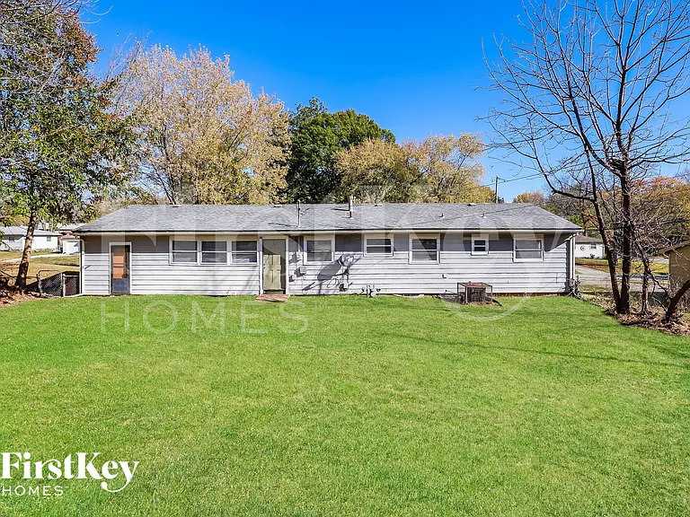 1103 NE Cowden Dr — Photo 15