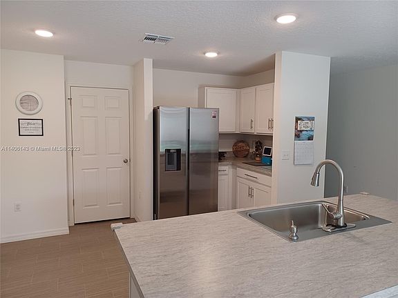 3rd image of 3971 SW Hablow St