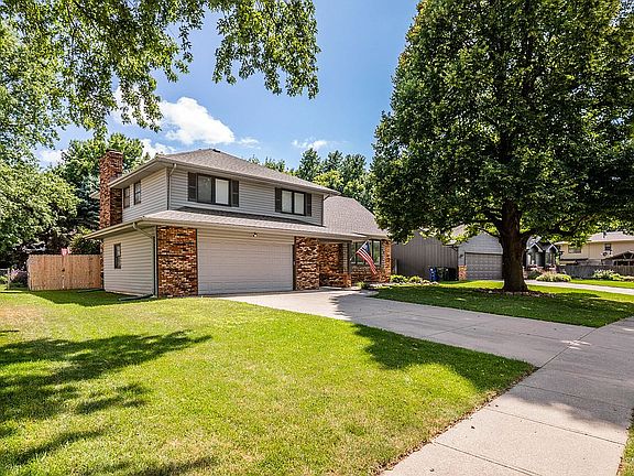 3rd image of 21345 Edgevale Cir