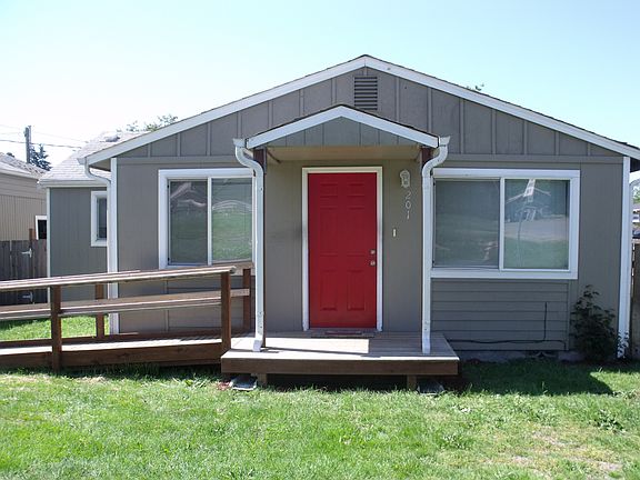 2nd image of 201 Peterson St S