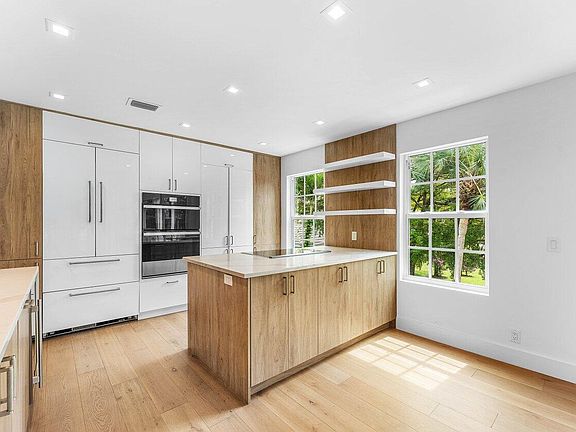 5th image of 11847 Pebblewood Drive