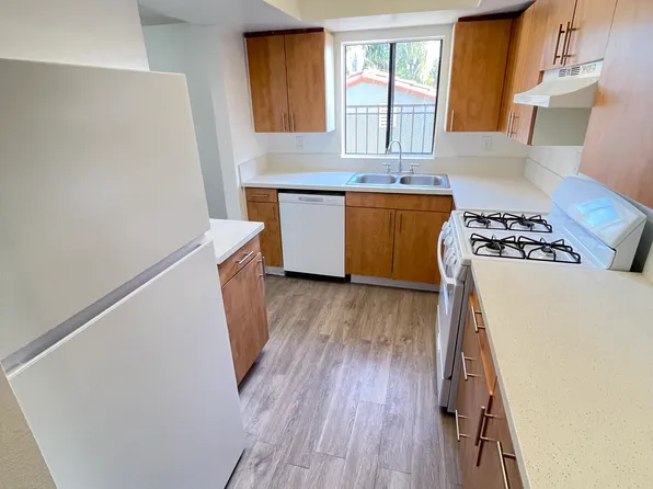 2425 Canada Blvd #102, Glendale, CA 91208
