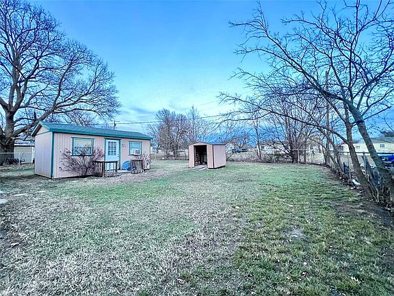 5th image of 619 N Hyden