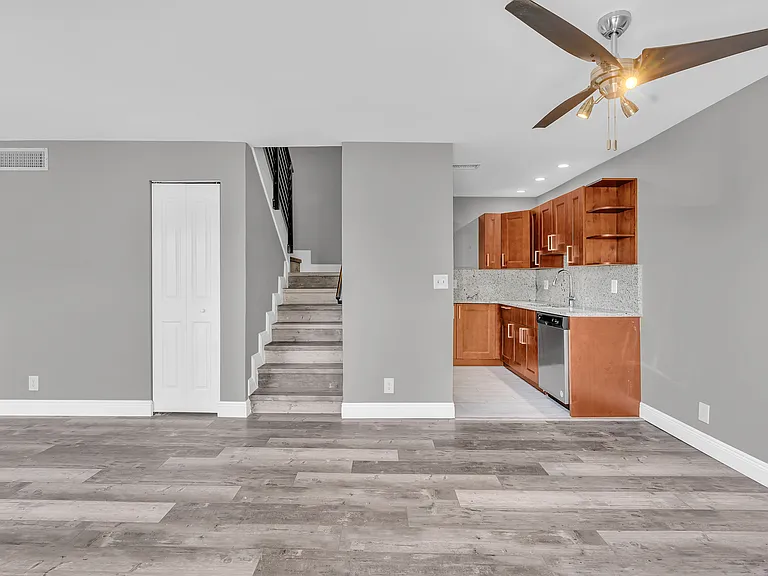 8911 NW 28th Dr #32B — Photo 18