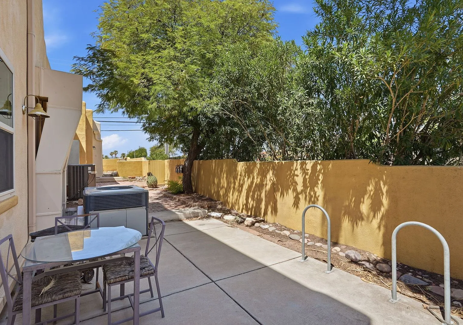 934 N. Campbell Ave. — Photo 4