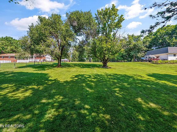 5th image of Pleasant View Ave
