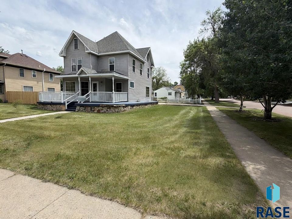 1st image of 321 NW 4th St
