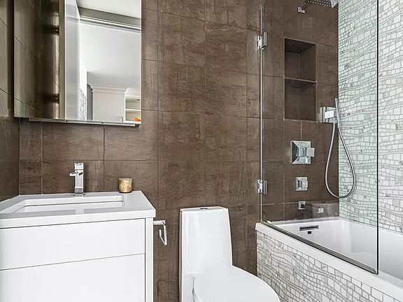 5th image of 161 W 61st St APT 23F