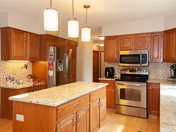4th image of 1010 Brandywine Dr