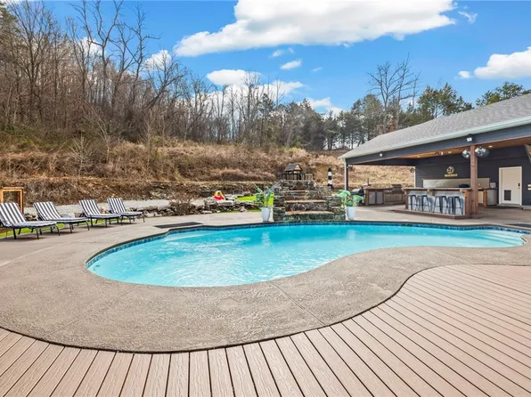 230 Madison St #2625, Huntsville, AR 72740