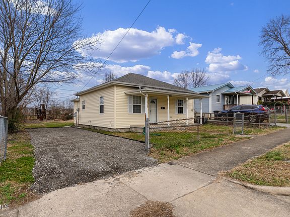 2nd image of 818 Poplar St