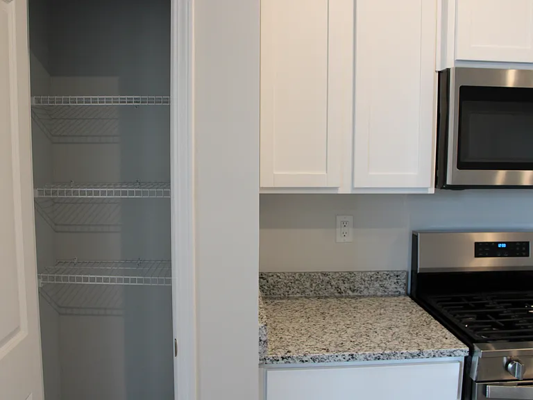 784 Grovebury Ct — Photo 12