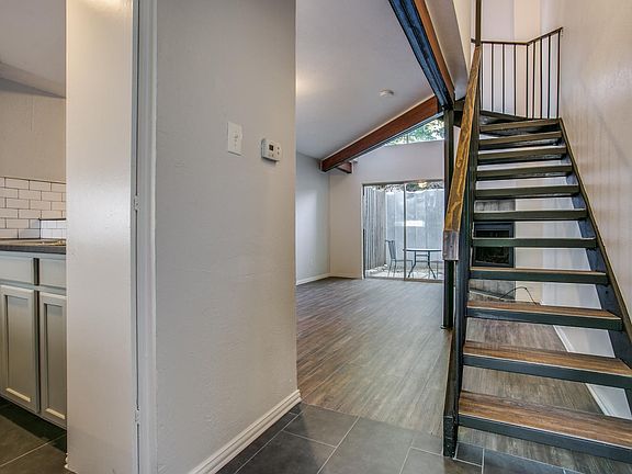 5th image of 2727 Welborn St APT 11